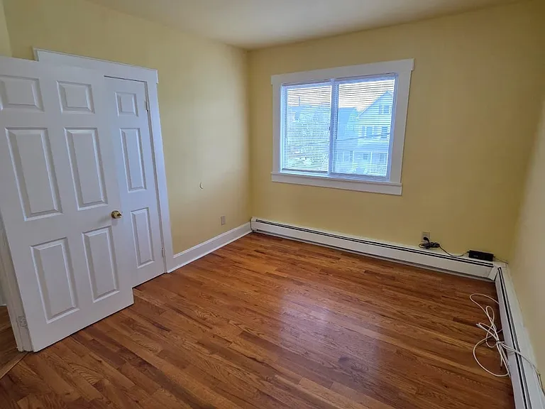 5 Bay Ave #2 — Photo 10