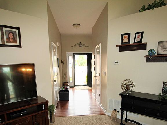 5th image of 55 Wexford Ct