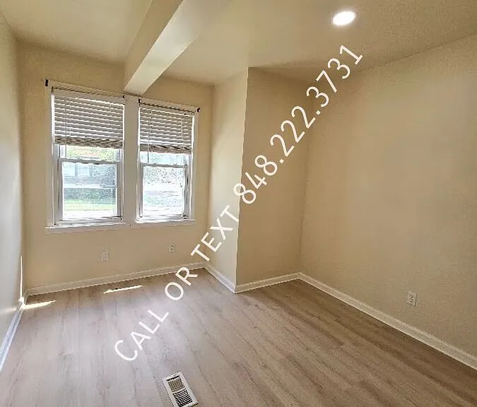 559 Groom St #1ST FL — Photo 9