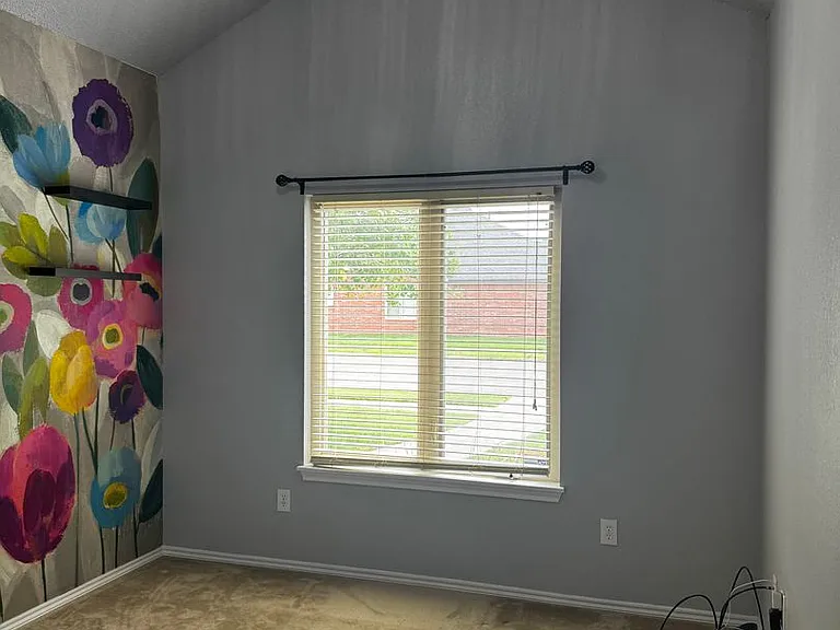 10008 York Ave — Photo 6