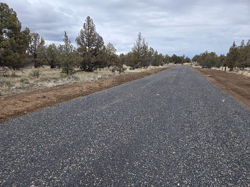 2nd image of NE Coyner Ave #2