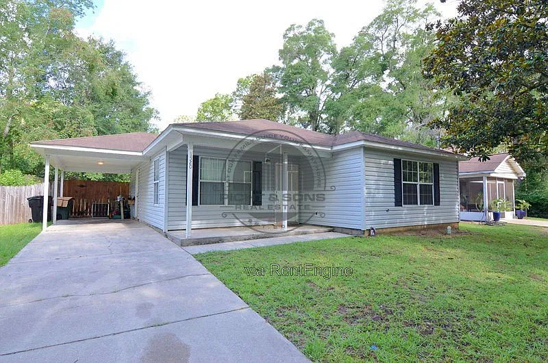 1520 Country Ln