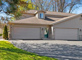 1499 Snow Shoe Trl #10, Suamico, WI 54173