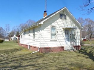205 Reynolds St, Hartford, MI 49057
