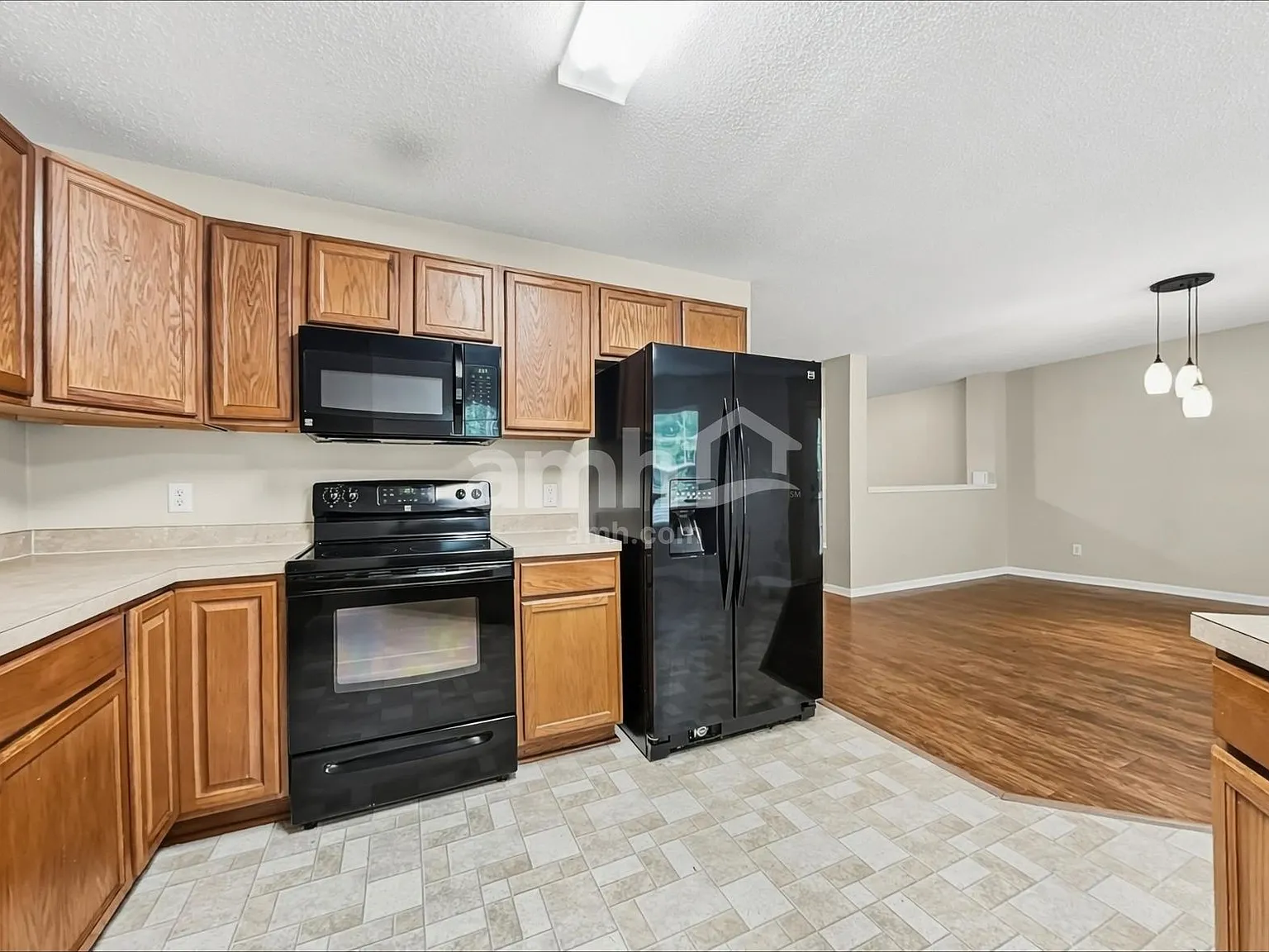 4 bed, 3.0 bath, 3126 sqft, $2,480 — Photo 3