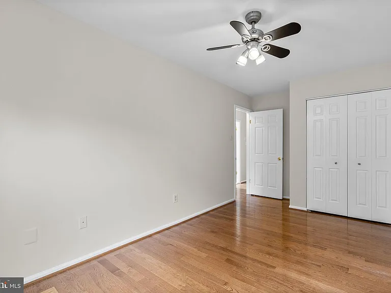 1119 Halesworth Dr — Photo 33
