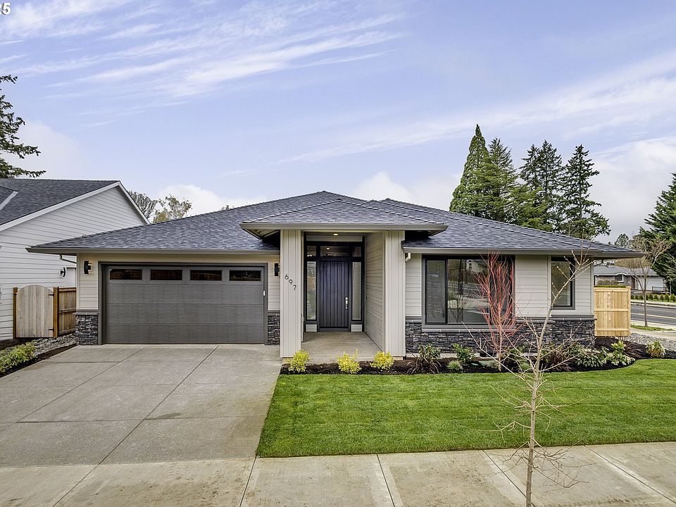 1st image of 697 NE Hood Ct Lot 1