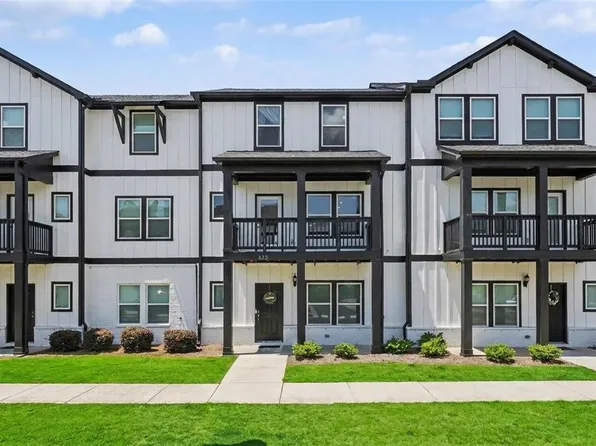 823 Mackay Crk, Woodstock, GA 30188