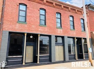 6 S Division St, Du Quoin, IL 62832