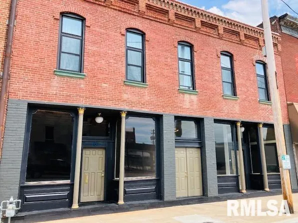 6 S Division St, Du Quoin, IL 62832