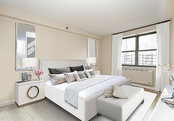 5th image of 516 W 47th St APT N5e