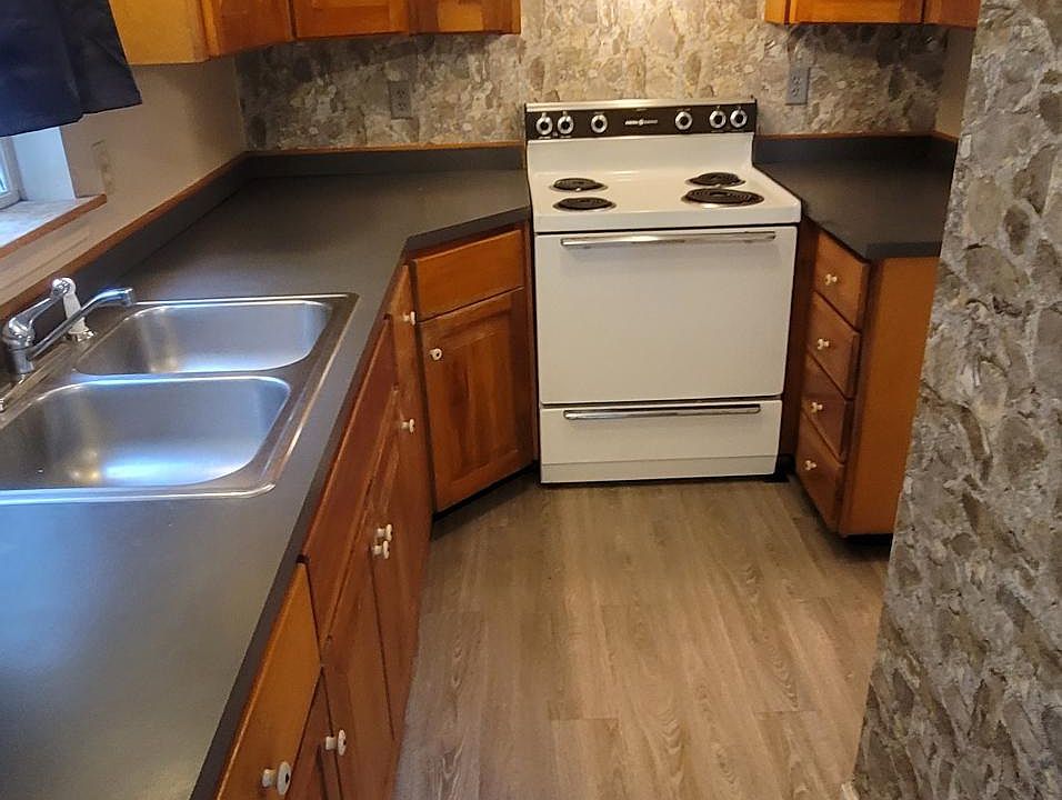 72 Main St Raymond, NH, 03077 Apartments for Rent Zillow