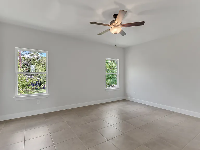 600 Park Cir — Photo 12
