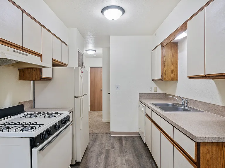 1457 Burke Ave NE — Photo 29