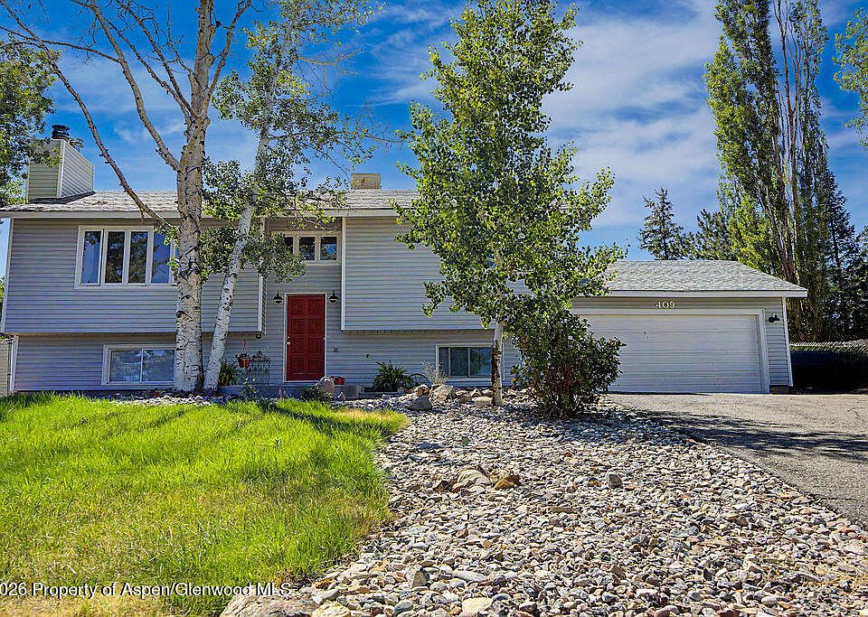 1st image of 409 High Meadow Ct