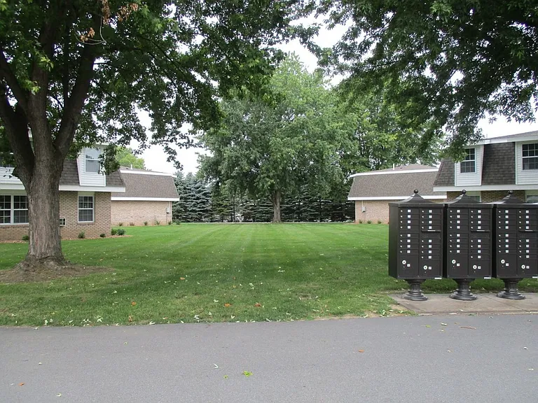 Parklawn Apartment Homes — Photo 2
