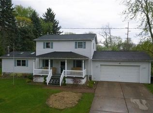 19 Speer Dr, Coraopolis, PA 15108