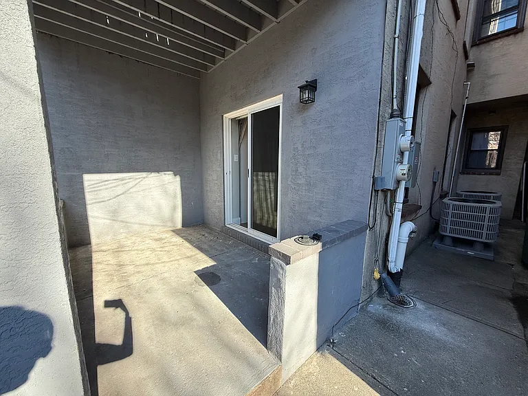 672 N 19th St #1 — Photo 18