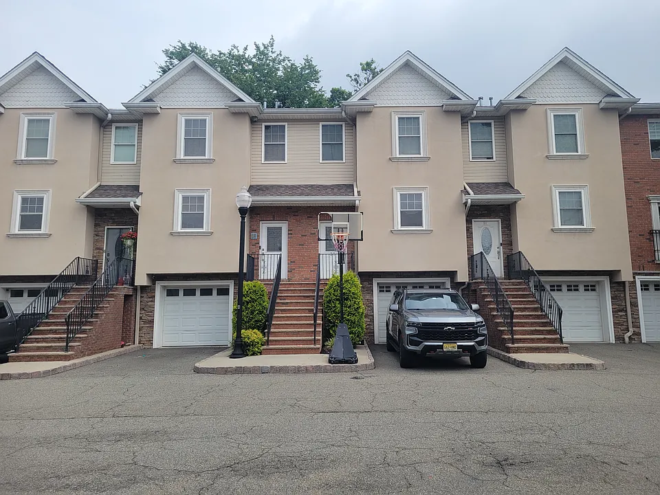21 Michael Ln #21