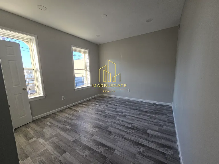 411 N 5th St #33A — Photo 2