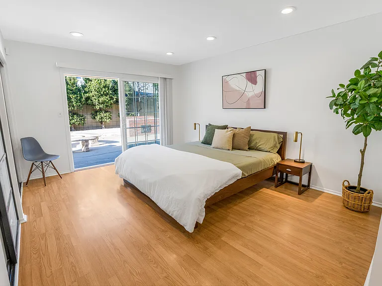 23721 Pasatiempo Ln — Photo 26