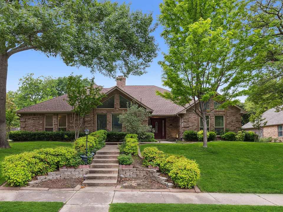 624 Briarglen Dr