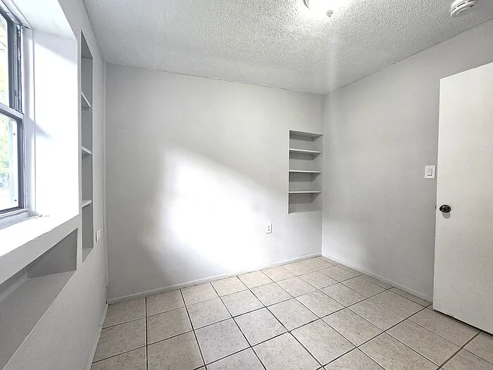 919 Columbia Ave — Photo 19