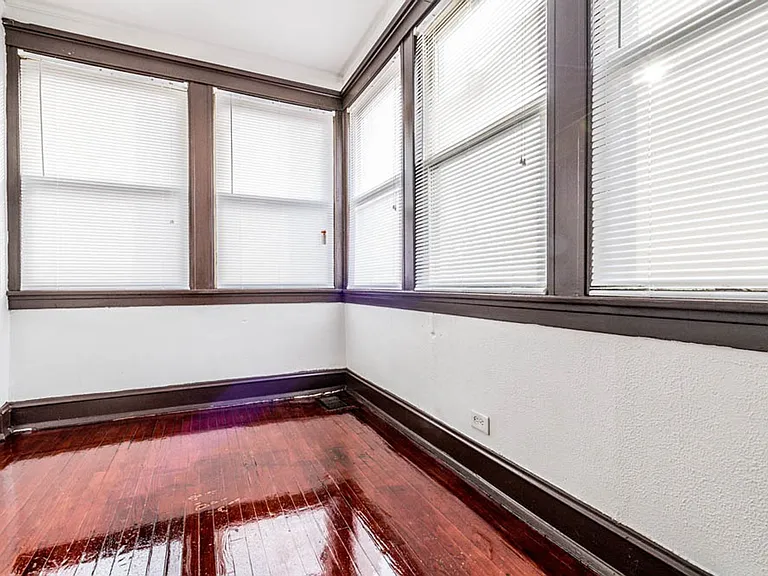 617 N Central — Photo 7