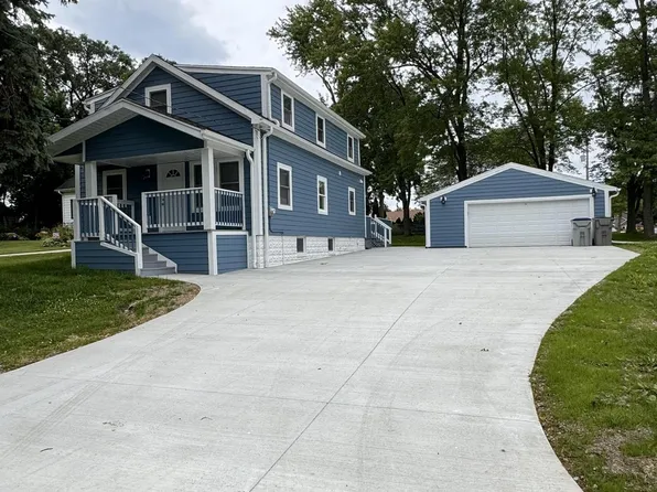 2277 West Kimberly AVENUE, Milwaukee, WI 53221