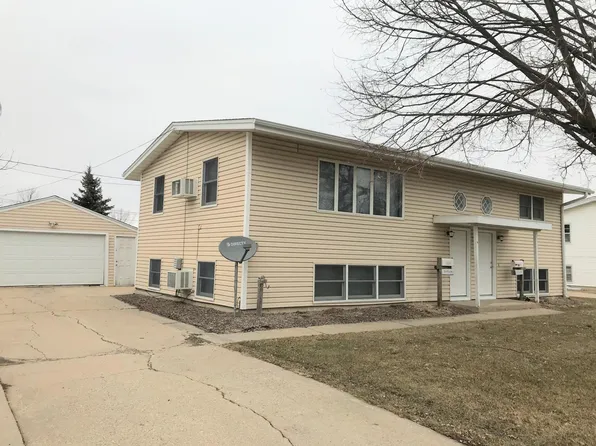 3030 4th Ave, Marion, IA 52302