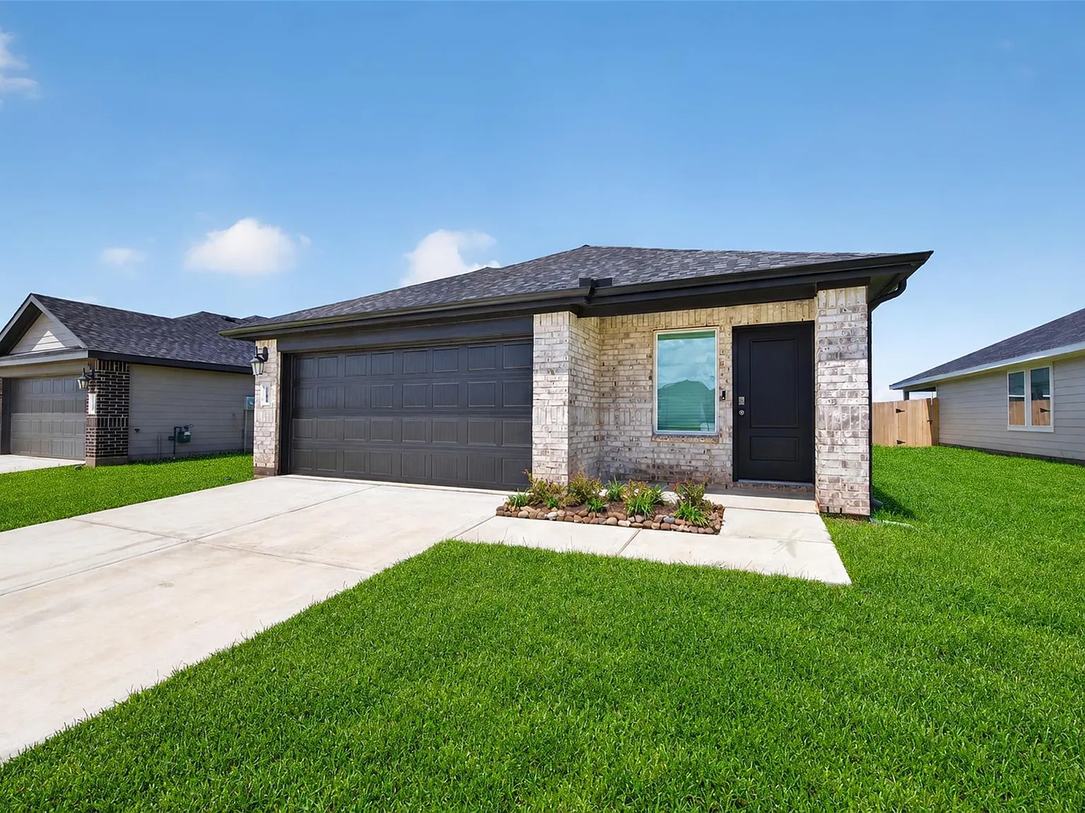 3 bed, 2.0 bath, 1535 sqft, $2,095 — Photo 1