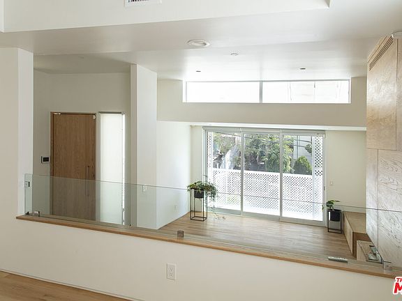 3rd image of 444 W Avenue 37
