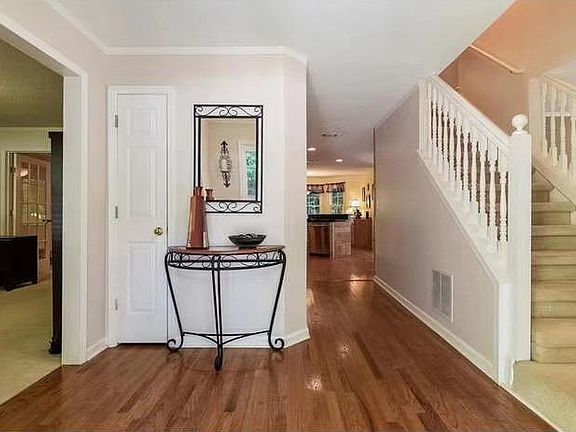 2nd image of 2648 Kensington Dr