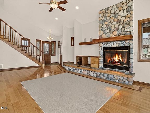 3rd image of 1671 Wildhorse Drive