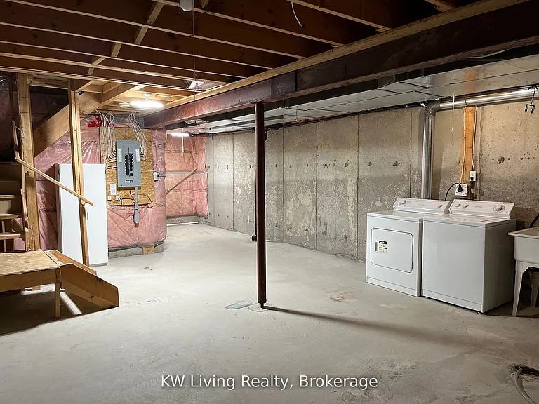 5 Alexis Way — Photo 17