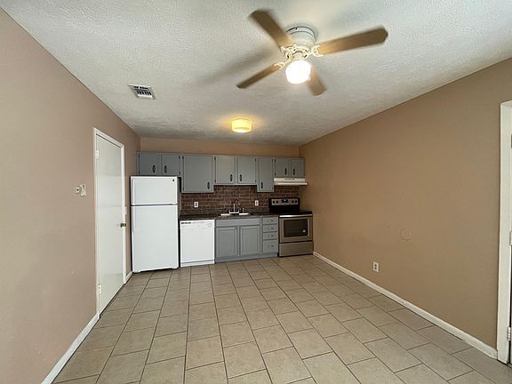 4th image of 1501 Chestnut Ave #A