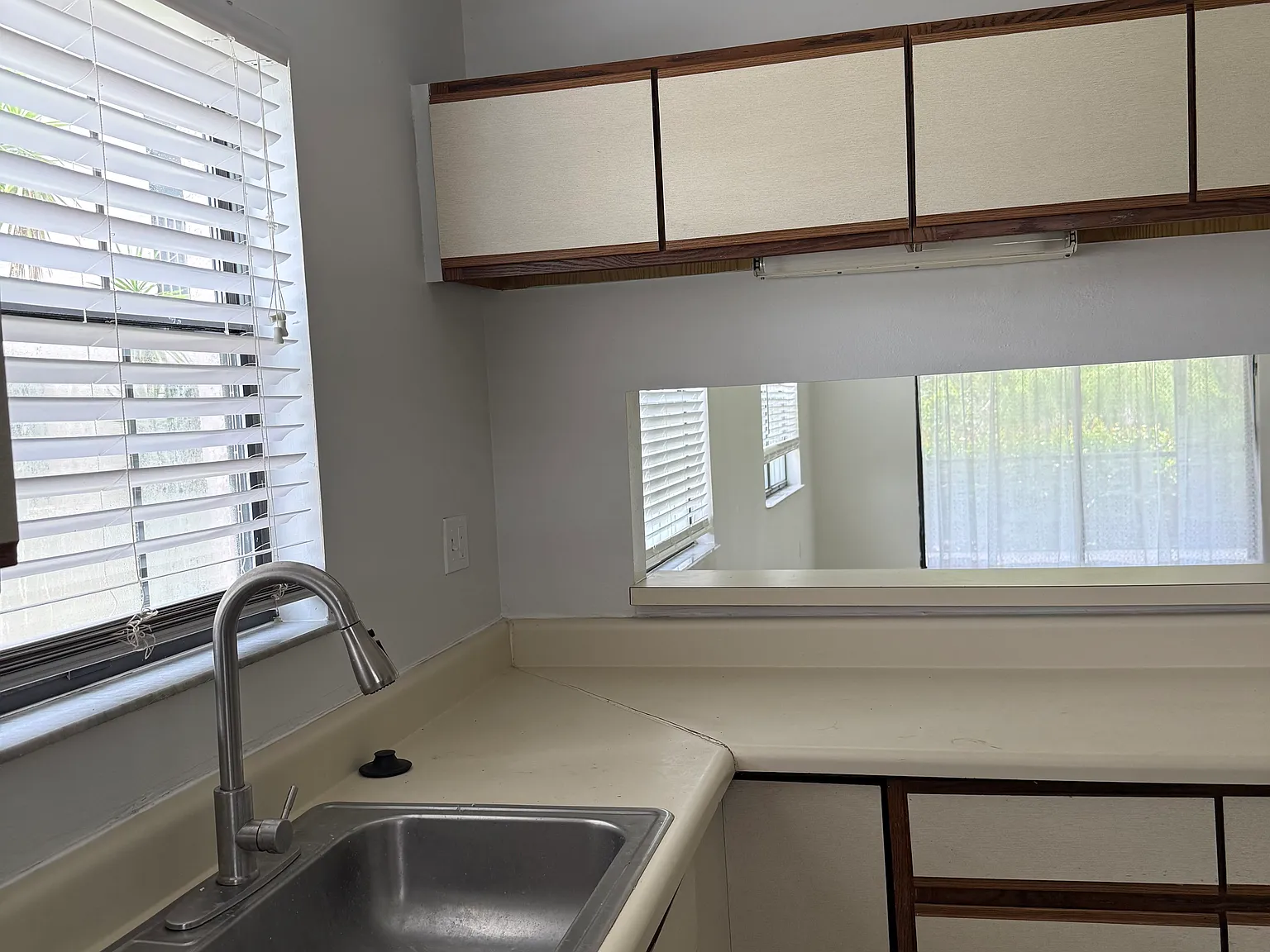 2 bed, 878 sqft, $1,650 — Photo 3