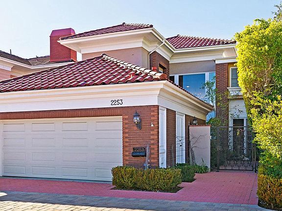 2nd image of 2253 Canyonback Rd