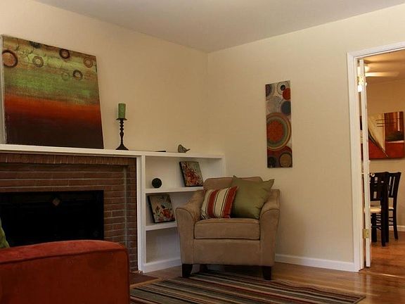 5th image of 918 Perreira Dr