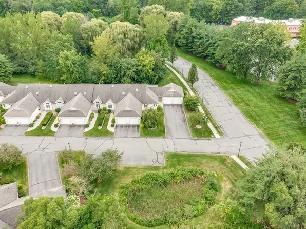 107 Pine Grove Dr, South Hadley, MA 01075