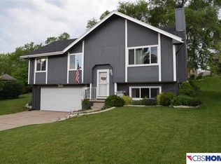 18910 Costanzo Cir, Elkhorn, NE 68022