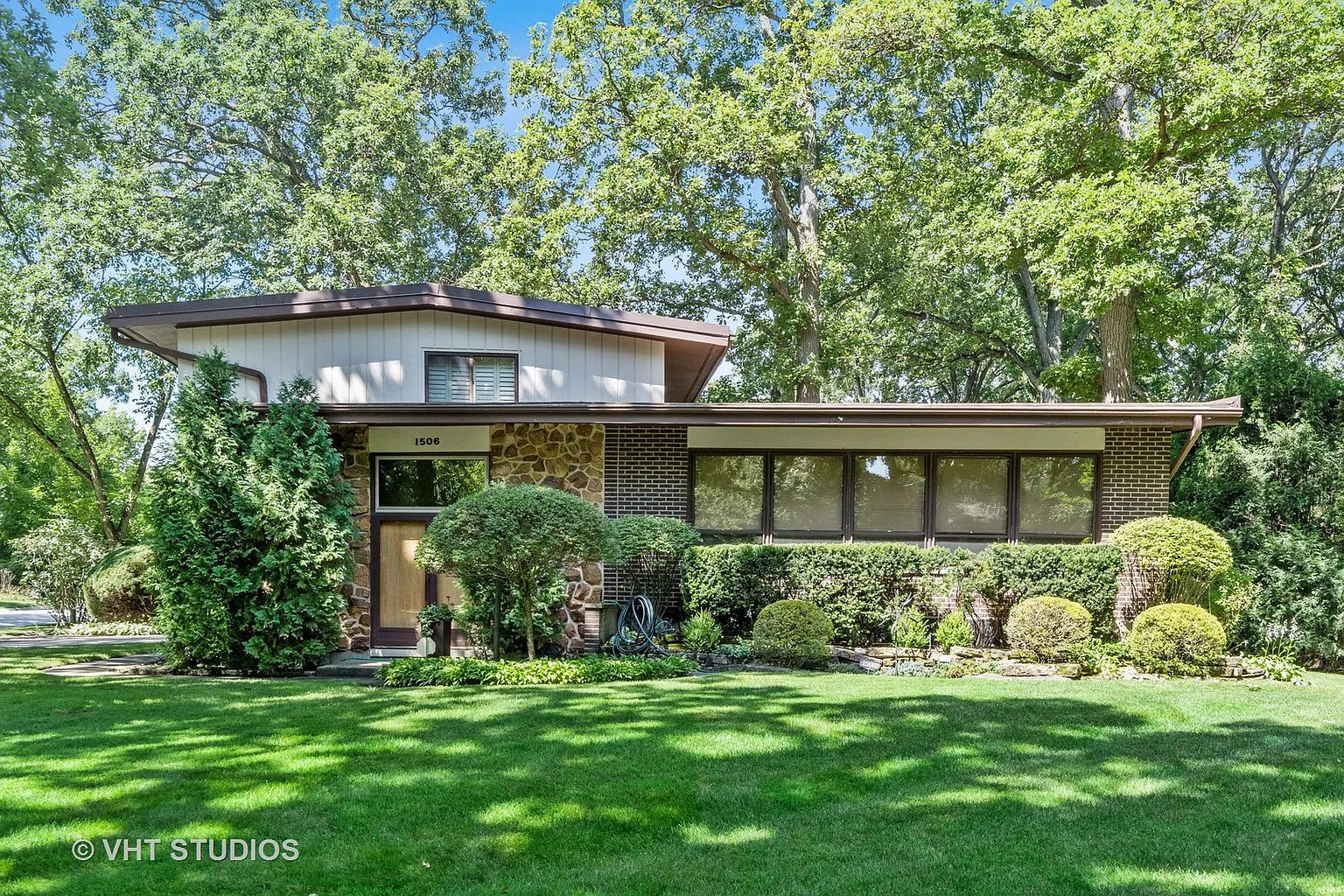 1506 Cloverdale Ave photo 1