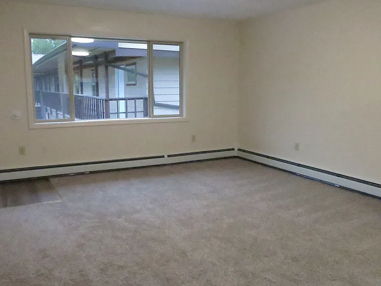 2056 Jackson St — Photo 28