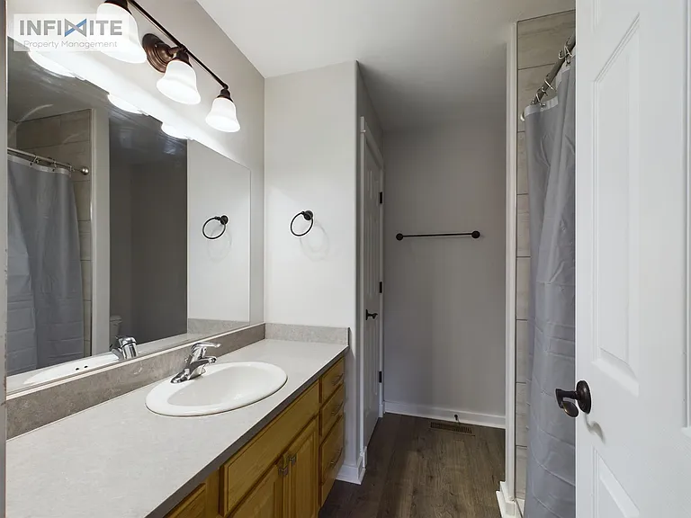 3308 W Babcock St #C — Photo 15