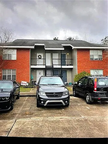 2 bed, 12.0 bath, 900 sqft, $895 — Photo 2