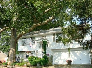 11 Lisbon Ave, Absecon, NJ 08201