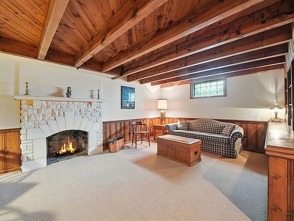 5th image of 7 Wild Rose Dr