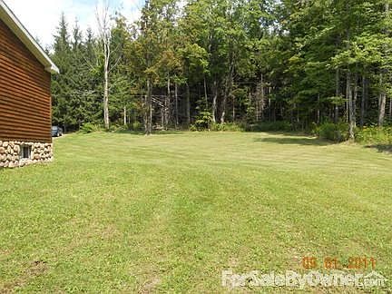 side yard
						:
						looking from back to front