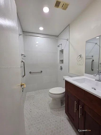 3 bed, 3.0 bath, 1802 sqft, $3,300 — Photo 3