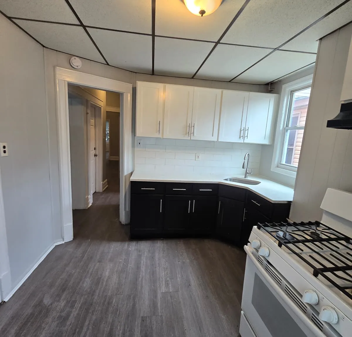 3 bed, $2,200 — Photo 2